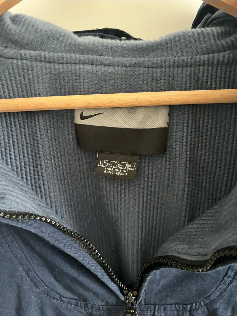 Vintage Nike Half Zip Pullover Windbreaker Jacket in navy blue, men’s size XL
